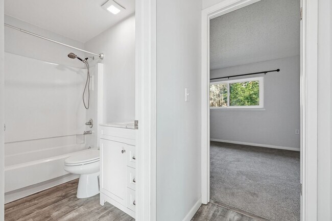 Building Photo - Premier Marina Cove end unit!!   Coastal Lifestyle at its BEST!!