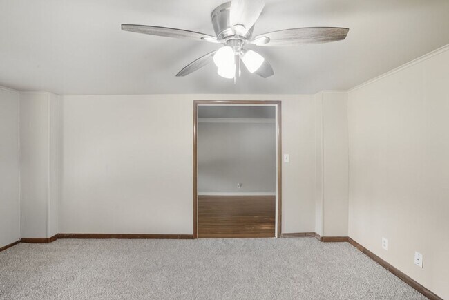 Building Photo - 1644 S Knoxville Ave