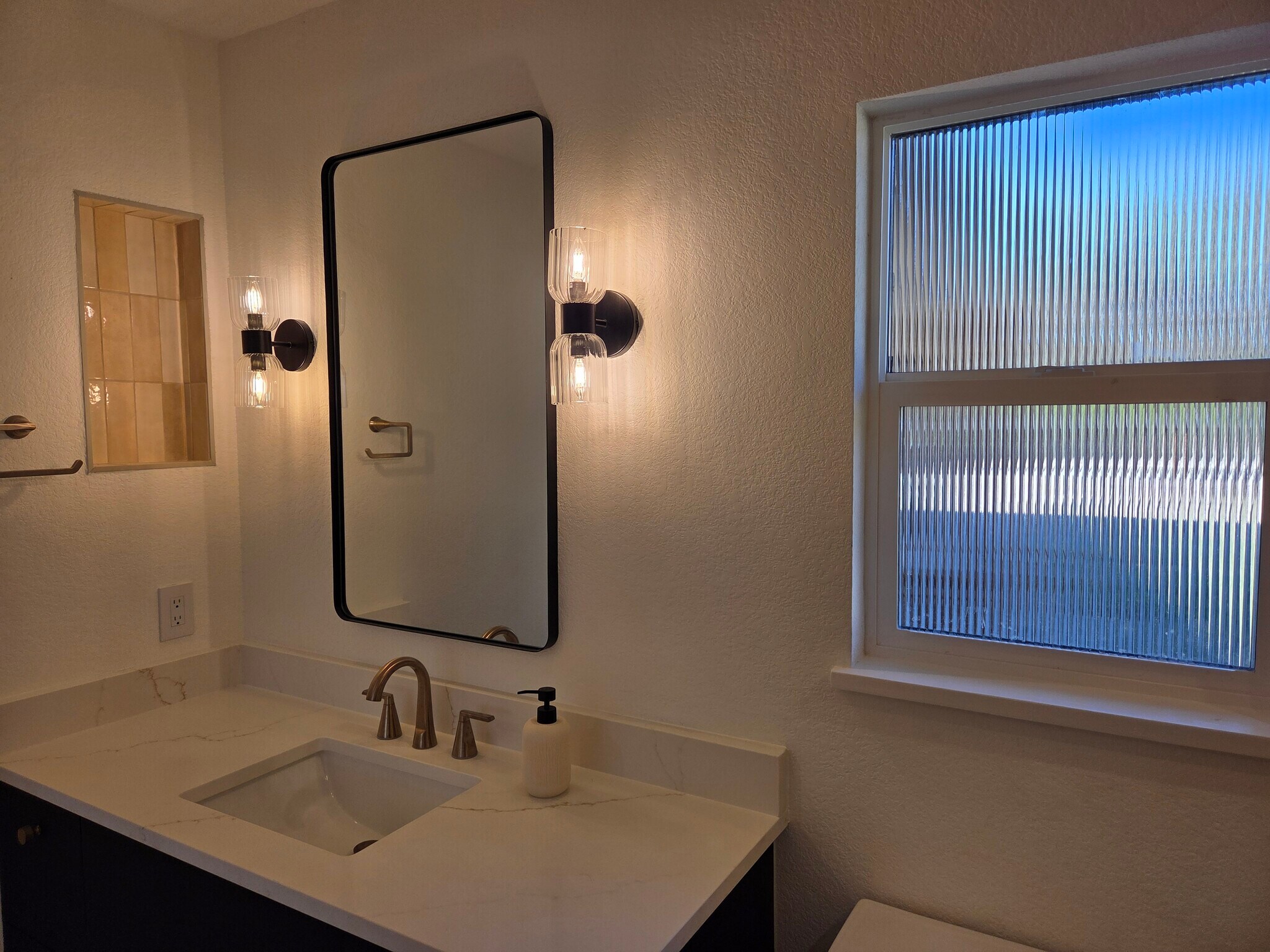 Primary Bathroom - 10717 Deer Canyon Rd