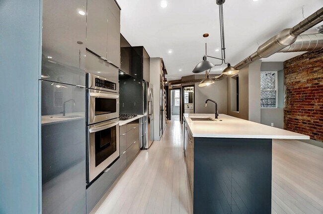 Building Photo - 1534 Republic St