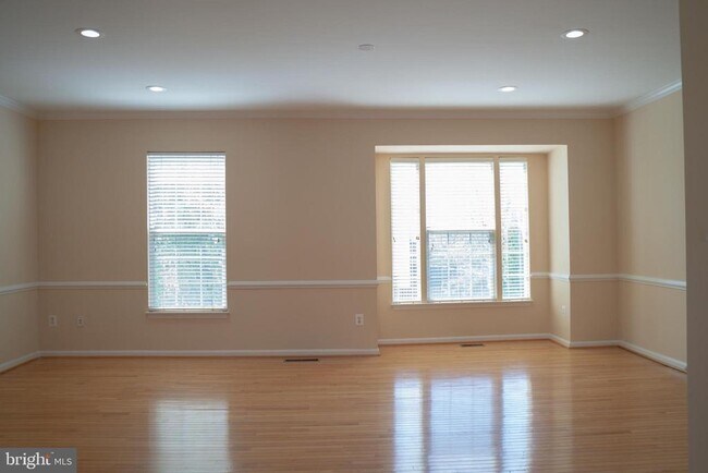 Building Photo - 43670 St Helena Terrace