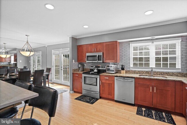 Building Photo - 2712 Advent Ct S