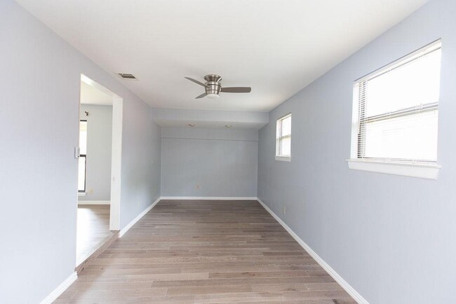 Building Photo - 4619 Raintree Blvd