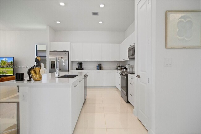 Building Photo - 4407 SW 175th Ave
