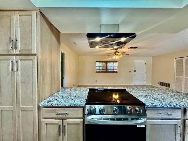 Building Photo - 29 Foxhall Ln