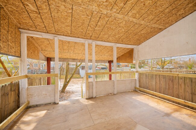 Building Photo - Three-Bedroom House In Dundalk