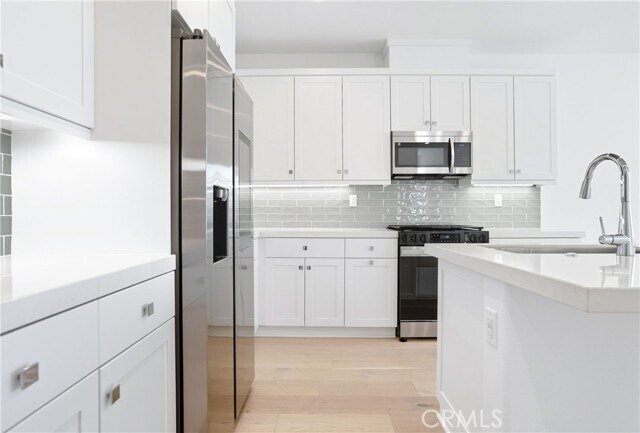 Building Photo - 3140 Cove St