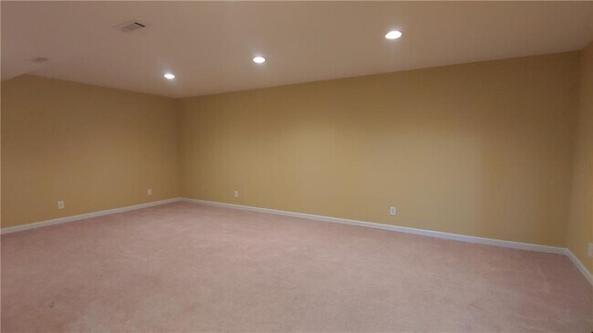Building Photo - 4948 Pippin Dr NW