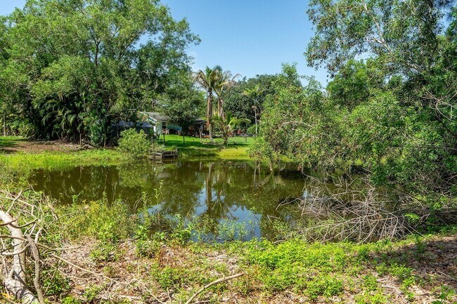 Building Photo - 11735 150th Ct N
