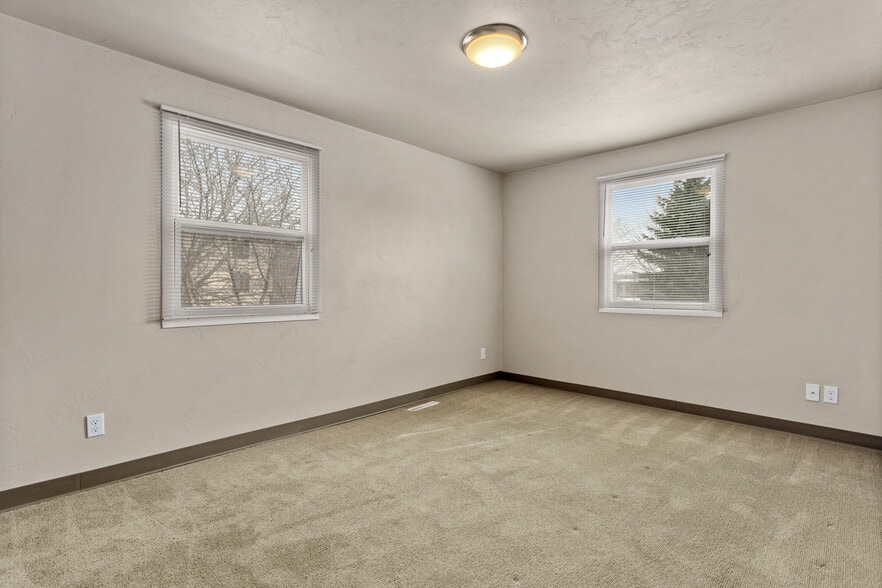 Building Photo - 2627 N Helen St