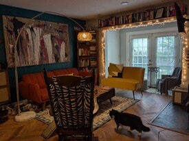 Building Photo - 1623 Carriage House Ter
