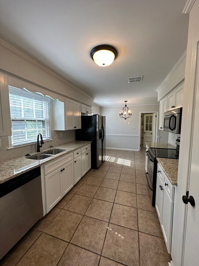 Building Photo - 3906 Dalraida Pl