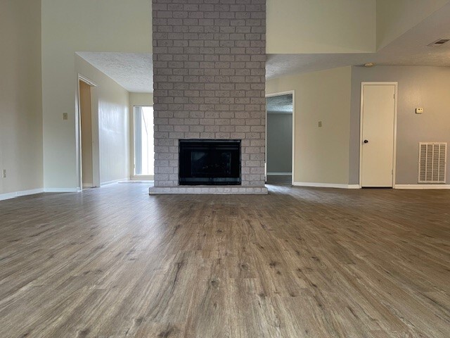 Building Photo - 2726 Mesquite Dr