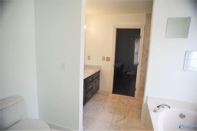 Building Photo - 139 Timberlake Dr