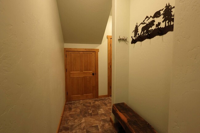 Building Photo - Big Sky 3 Bed 3 Bath Condo