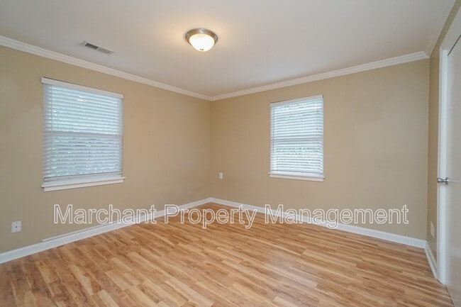 Building Photo - 717 Bennett St