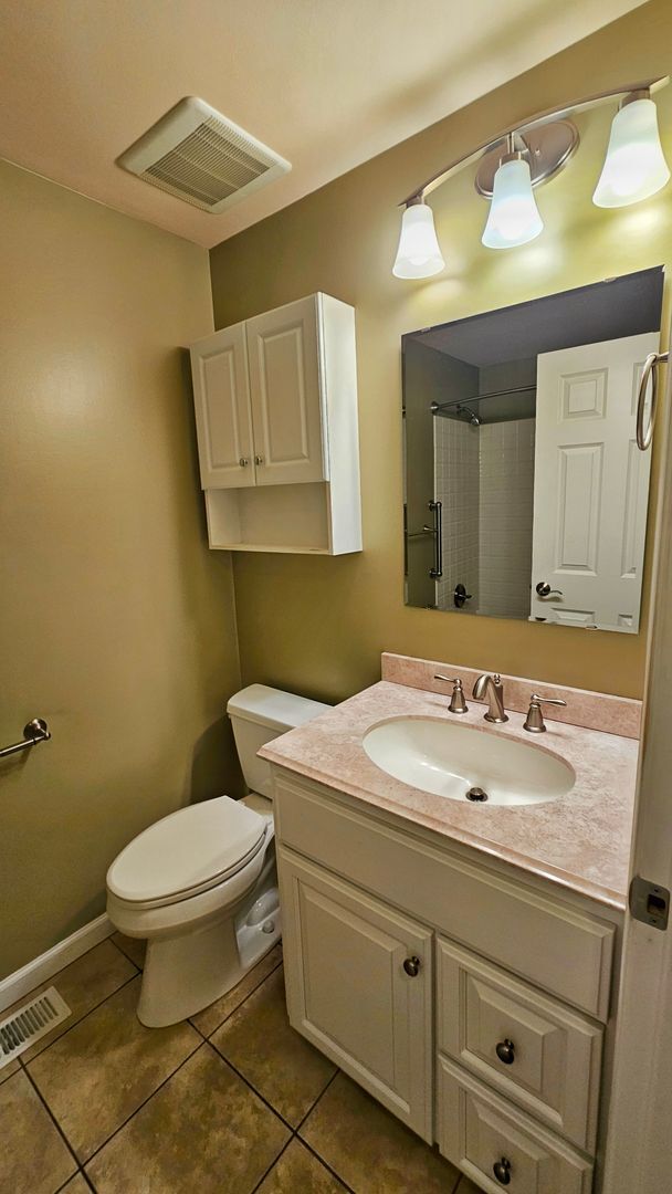 Building Photo - Beautiful 3 Bed 2 Bath Rambler in Beautiful Redmond