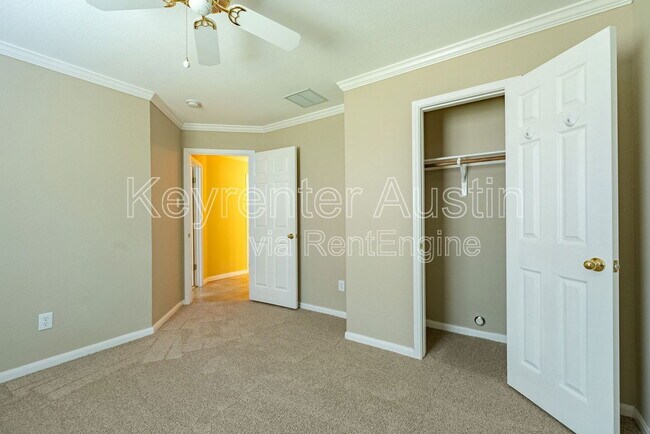 Building Photo - 2601 Tumbling River Dr
