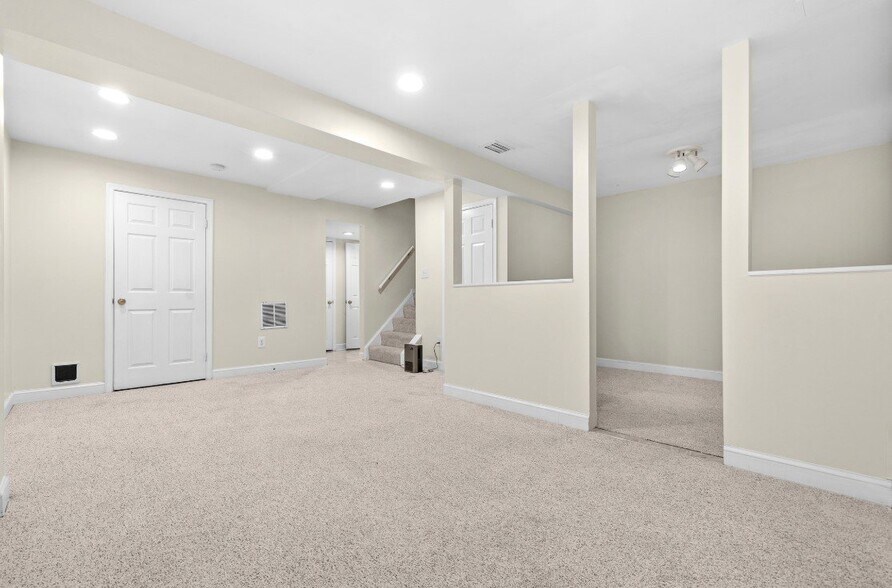 Building Photo - 6016 Rockton Ct