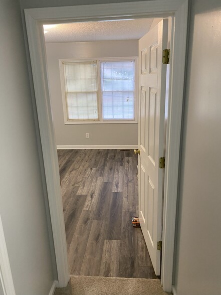 Building Photo - 1508 Brenner Ave
