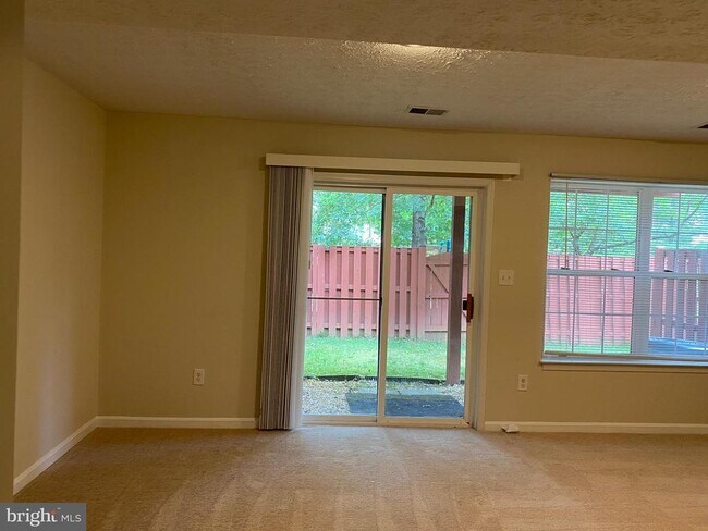 Building Photo - 6555 Kelsey Point Cir