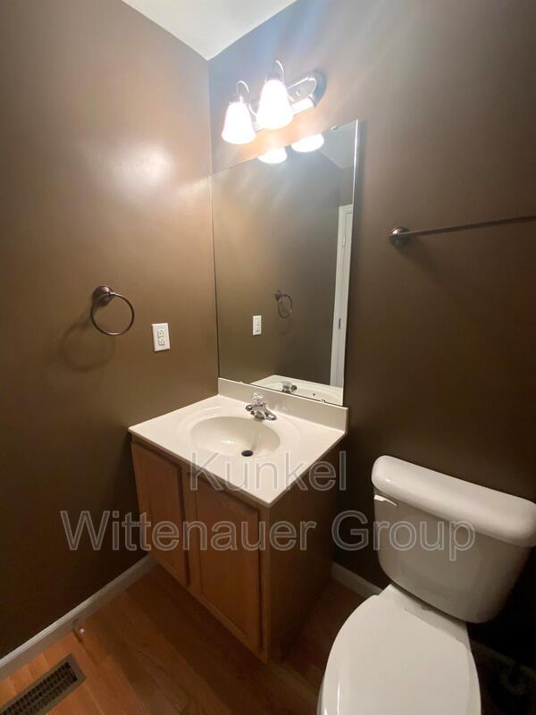 Building Photo - 2437 Larchmont Dr