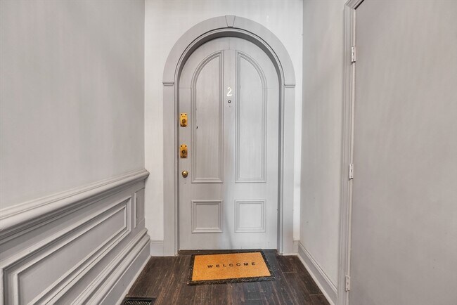 Building Photo - 103 Beacon St