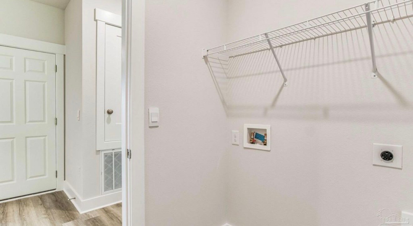 Building Photo - 5832 Sargassum Ln