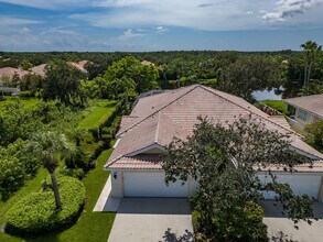 Building Photo - 8408 SE Paurotis Ln