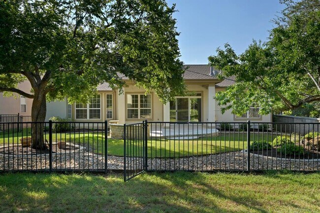Building Photo - 216 Armstrong Dr
