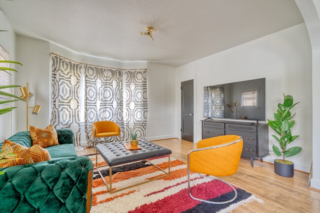 Building Photo - 2215 SE Powell Blvd