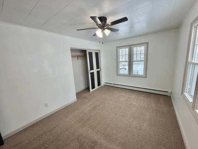 Building Photo - Gorgeous Newly Renovated 4 BR, 2 BA on .71 acres