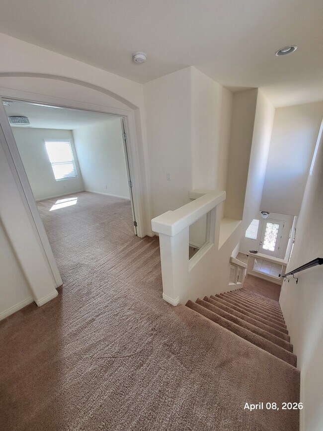 Building Photo - 5882 Azzura Palms Ave