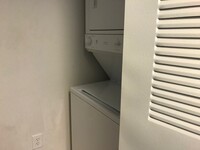 Building Photo - Conveniently located 2/2.