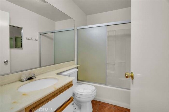 Building Photo - Exceptional 2 Br 2 Ba Condominium in Gated...