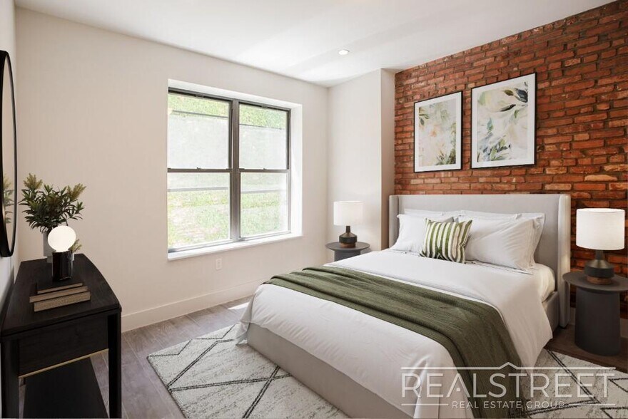 Building Photo - Gorgeous Spacious 3 Bedroom in Prime Crown Heights