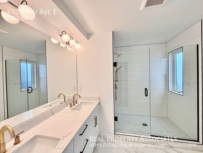 Building Photo - 431 19th Ave E