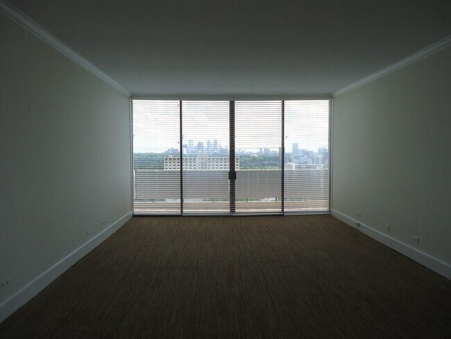 Building Photo - 2575 Peachtree Rd