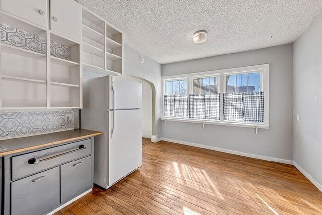 Building Photo - Charming 2-Bedroom Victorian Unit in the Heart of Palisade