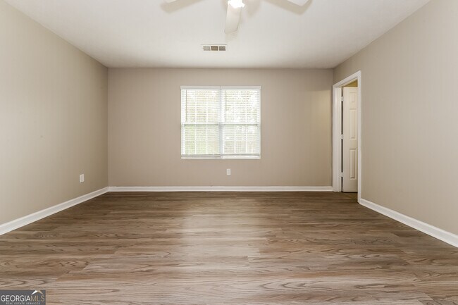 Building Photo - 1614 Laney Rd