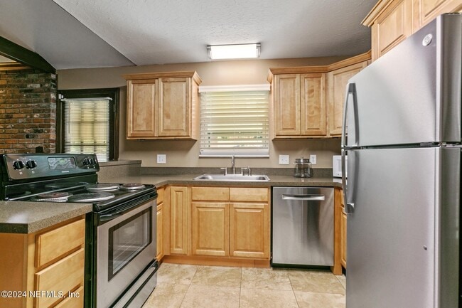 Building Photo - 4763 Tunis St