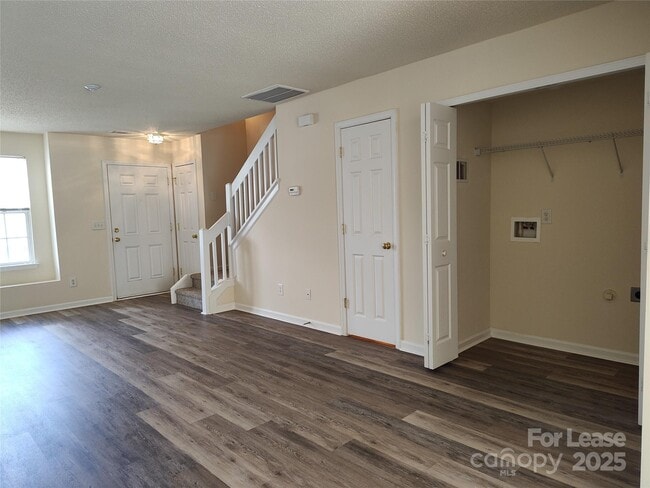 Building Photo - 3209 Blythe Ridge Ct