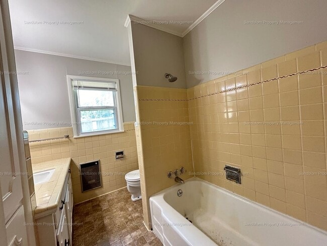 Building Photo - FOR LEASE | Mid-town Tulsa | 3 Bed, 2 Bath...