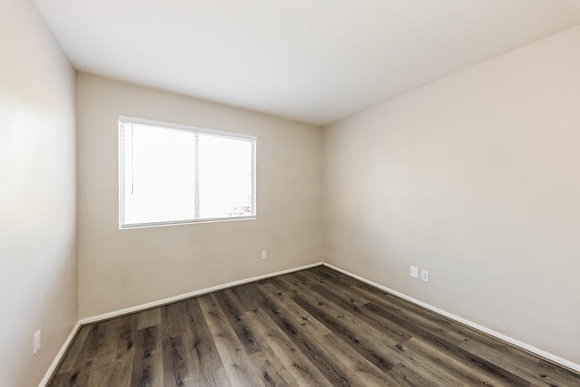 Building Photo - 10727 W Calle del Sol