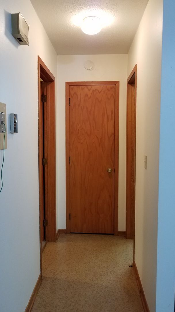 Building Photo - Hillside Triplex