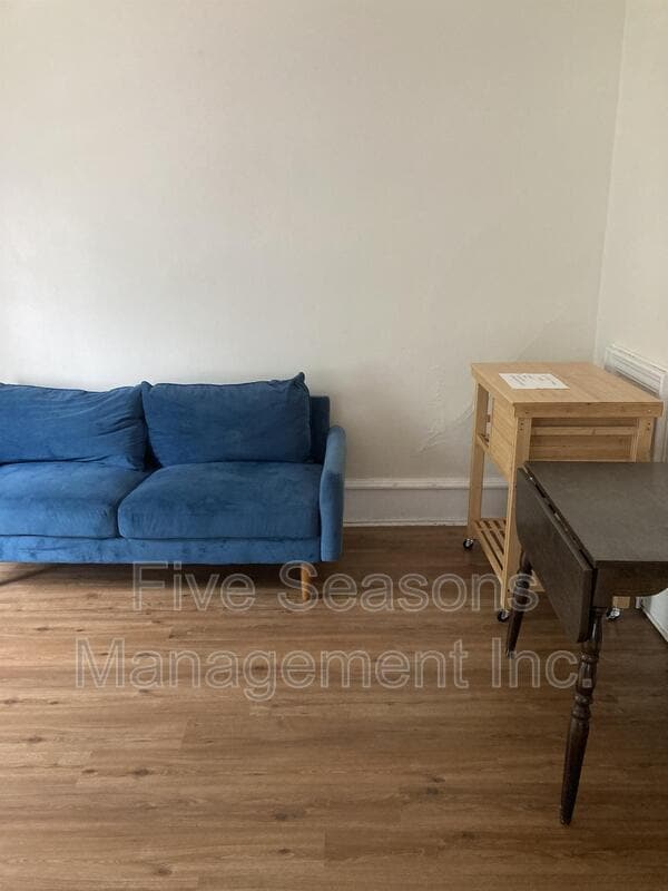 Building Photo - 4 Loomis St