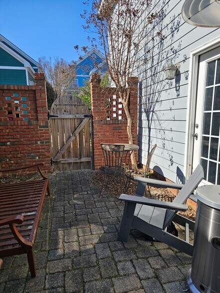 Patio - 1133 N Blount St