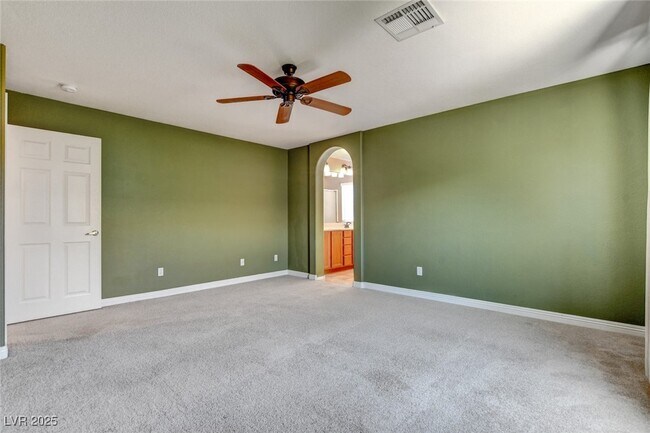 Building Photo - 1005 Roaring River Ave
