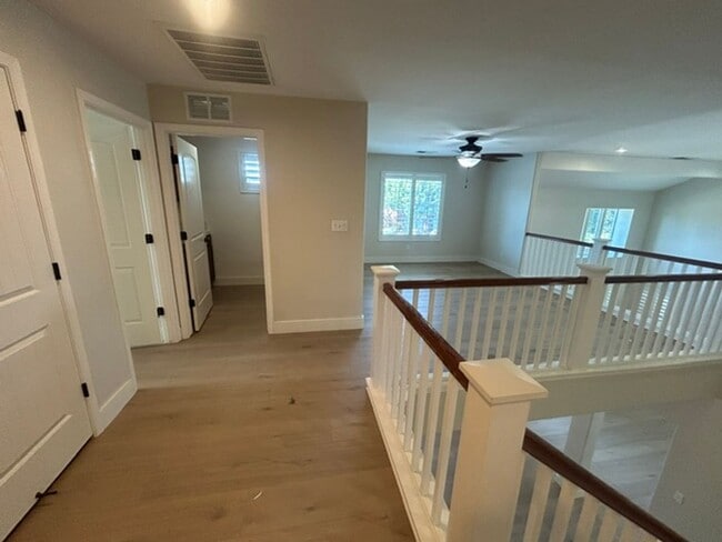 Building Photo - 2 Story house in Cul-De-Sac