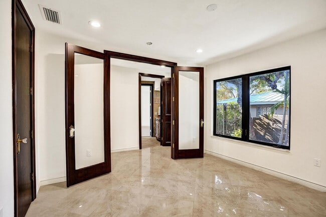 Building Photo - 2425 Fryer Point